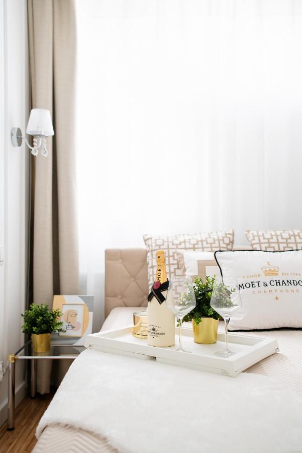 Glam & Modern By Cooee Apartments وارسو المظهر الخارجي الصورة