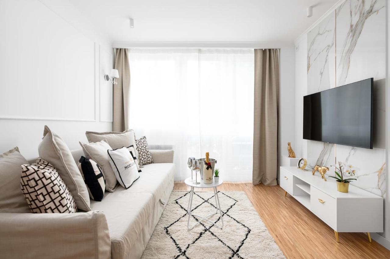 Glam & Modern By Cooee Apartments وارسو المظهر الخارجي الصورة